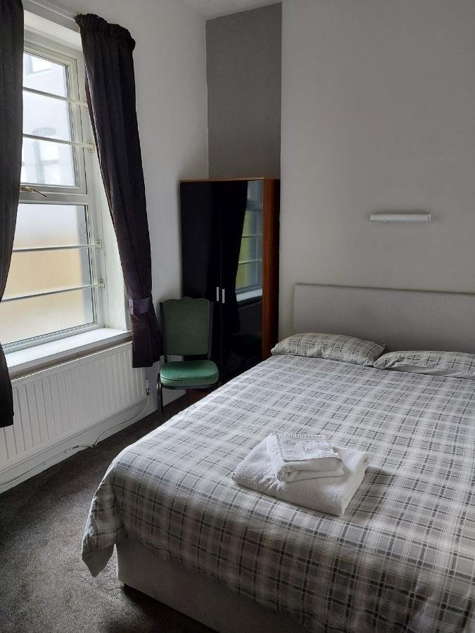 The Lodge Guest Accommodation Barrow-in-Furness Buitenkant foto